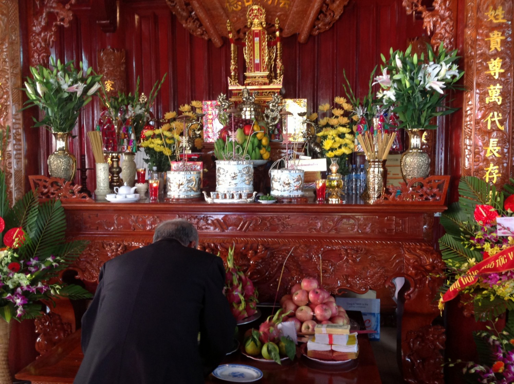 kiêng kỵ khi lau dọn bàn thờ