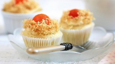 Vào bếp cùng bé với món bánh cupcake trứng muối