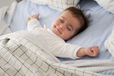 Tuyệt chiêu đánh bay mùi hôi của nệm khi trẻ tè dầm của các mẹ bỉm sữa