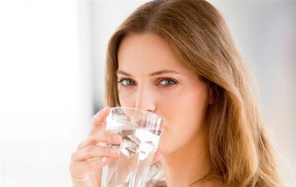 cách lấy lại tinh thần làm việc uống đủ nước