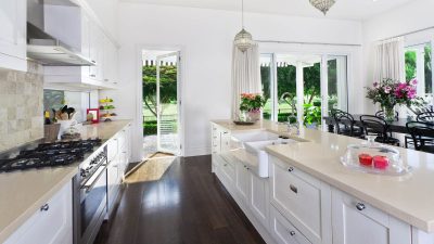 Đã phát hiện ra cách tẩy mảng bám tường bếp nhanh và hiệu quả
