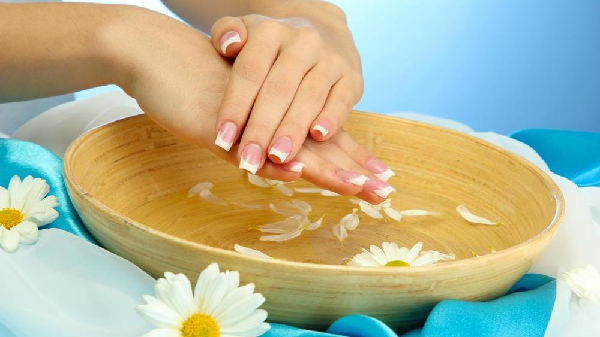 Bạn có biết các bệnh về da và cách bảo vệ da tay khi làm việc nhà? – bTaskee blog