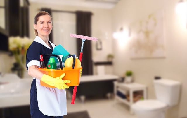 người giúp việc nhà