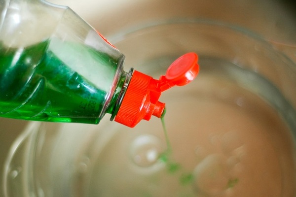 sai lầm khi rửa chén