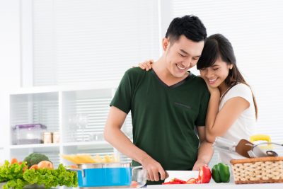 Chia sẻ việc nhà để gia đình hạnh phúc