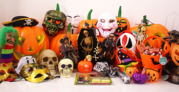 những cửa hàng bán phụ kiện Halloween