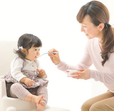 Cẩm nang ăn dặm “tất tần tật” dành cho bé từ 5 đến 6 tháng tuổi