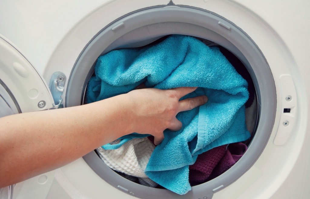 Cho nhiều đồ vào máy giặt trong 1 lần gây ảnh hưởng đến chất lượng quần áo