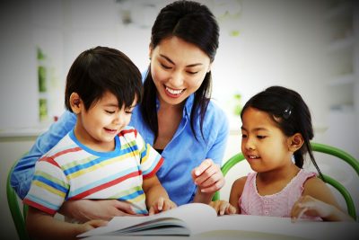 Được gì mất gì khi sinh viên làm những việc làm thêm phổ biến hiện nay
