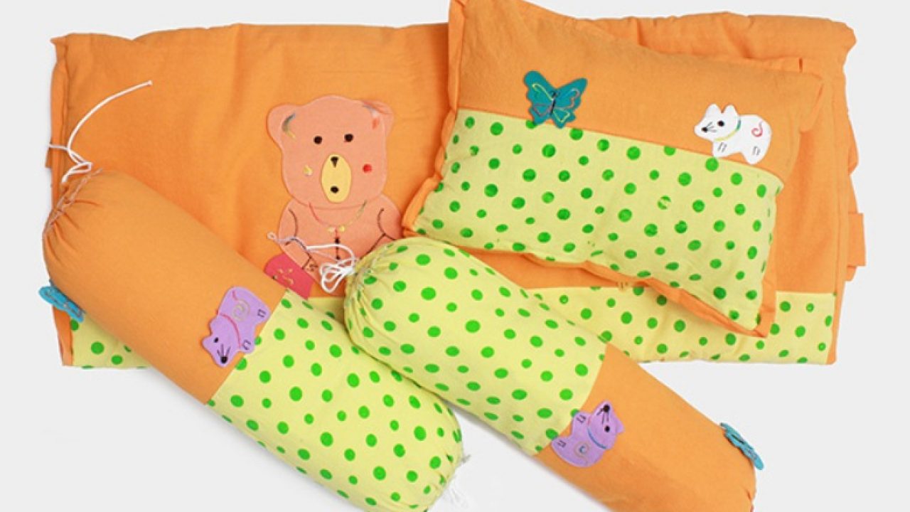 Khéo tay may vỏ gối nâng cánh giấc mơ cho con