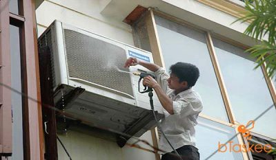 Cách vệ sịnh cục nóng máy lạnh hiệu quả nhất hiện nay