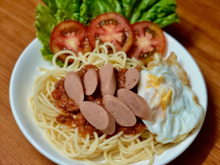spaghetti-sausages-quick-easy-lunch-ideas