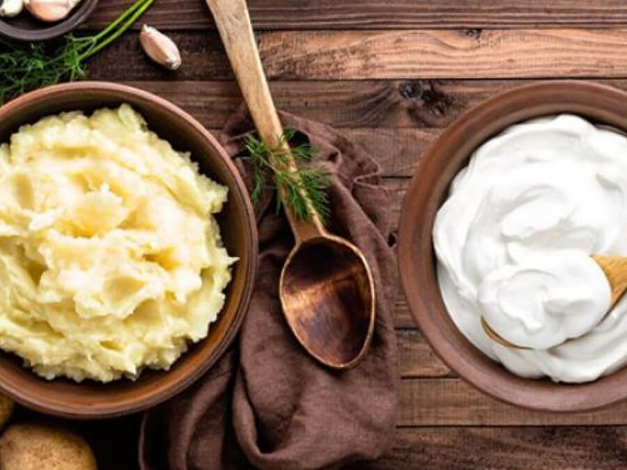 Sữa chua không đường và khoai tây giúp ngăn ngừa mụn (nguồn: 24h.com)