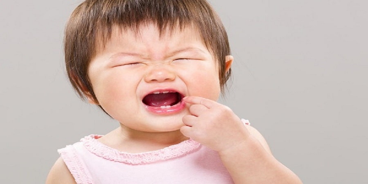 trẻ em đau nhiệt miệng