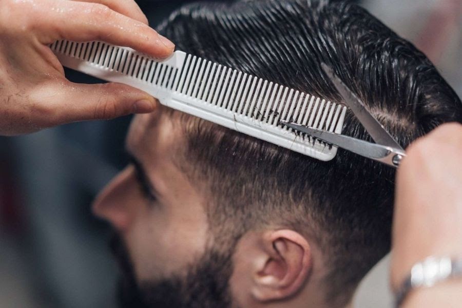 Nhiều người giữ quan niệm không nên cắt tóc đầu năm