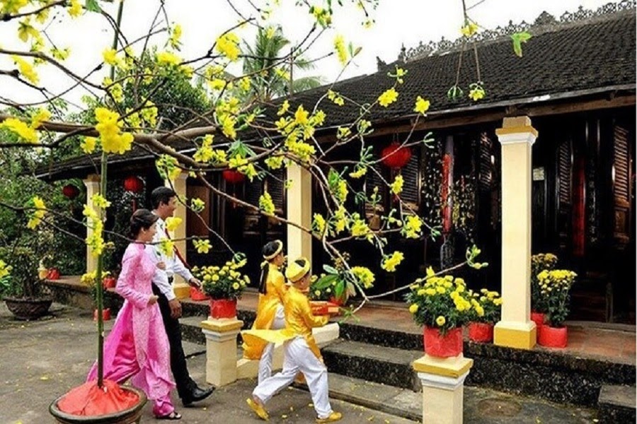 Xuất hành là một phong tục xa xưa của người Việt Nam