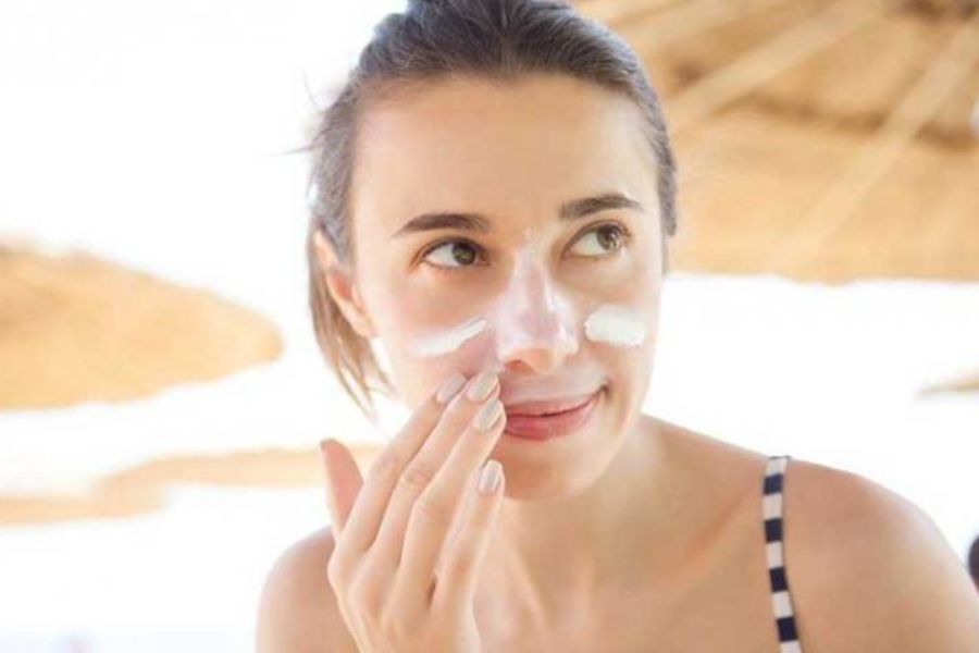 Thoa kem chống nắng là một giải pháp bảo vệ da hữu hiệu