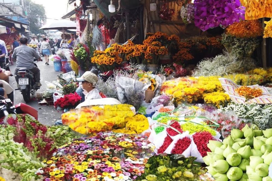 chợ hoa Hồ Thị Kỷ tràn ngập màu sắc 